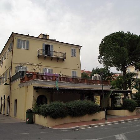 Casa Azzurro Pervinca By Holiday World Finale Ligure Exterior foto